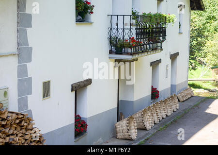 Artisan Körbe in einem Land-Haus, Matxinbenta, Provinz Gipuzkoa, Baskenland, Spanien, Europa Stockfoto