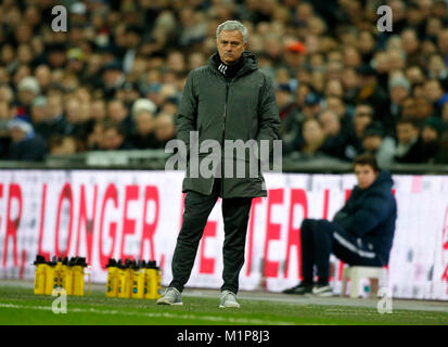 Jose Mourinho Manager von Manchester United auf dem touchline gegen Tottenham Hotspur im Wembley Stadion gespielt, am 31. Januar 2018 Stockfoto
