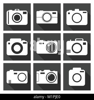 Kamera Symbol auf schwarzem Hintergrund mit langen Schatten gesetzt. Vector Illustration im flachen Stil mit Fotografie Symbole. Stock Vektor