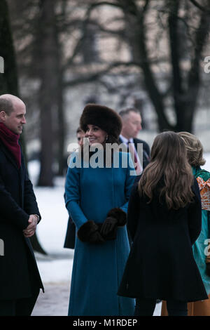 Oslo, Norwegen. 01. Februar, 2018. Ihre Königlichen Hoheiten, die großherzöge von Cambridge die Prinzessin Ingrid Alexandra Sculpture Park Besuch im Schlossgarten in Oslo, Norwegen, begleitet von Königin Sonja von Norwegen und Prinzessin Ingrid Alexandra, als Teil ihrer Tour durch Norwegen 01 St-02 nd Februar. Credit: Gunvor Eline E. Jakobsen/Alamy leben Nachrichten Stockfoto