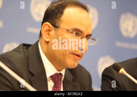 Uno, New York, USA. 1 Feb, 2018. UN-Sicherheitsrat Präsident Mansour Al-Otaibi von Kuwait informierte Drücken. Quelle: Matthew Russell Lee/Alamy leben Nachrichten Stockfoto