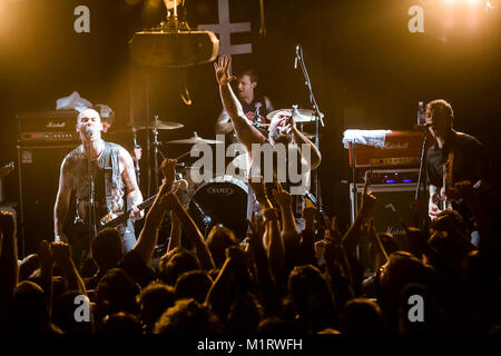 Die englische Hardcore Punk Band Galgen führt ein Live Konzert in Det Akademiske Kvarter in Bergen. Hier Sänger Wade MacNeil ist live auf der Bühne gesehen. Norwegen, 25.09.2012. Stockfoto