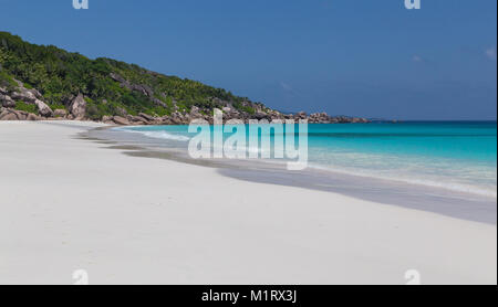 Petite Anse Strand auf La Digue Seychellen. Stockfoto