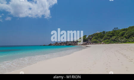 Petite Anse Strand auf La Digue Seychellen. Stockfoto