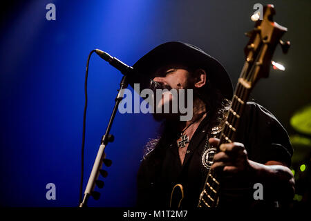 Die englische Hard Rock Band Motörhead führt ein Live Konzert in den Grieghallen in Bergen. Hier Bassist, Frauenheld und Sänger Lemmy ist live auf der Bühne gesehen. Norwegen 06.10.2012. Stockfoto