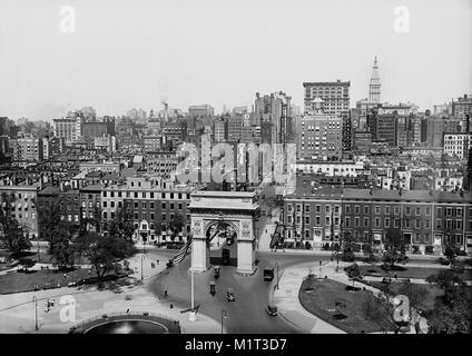 Hohen Winkel Blick auf den Washington Square Denkmal und Park, Blick nach Norden, Greenwich Village, New York City, New York, USA, 1910 Der Stockfoto