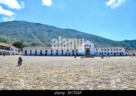 BOYACA, KOLUMBIEN - Januar 23, 2014: Die Kirche auf dem Hauptplatz von Villa de Leyva, Kolumbien. Stockfoto