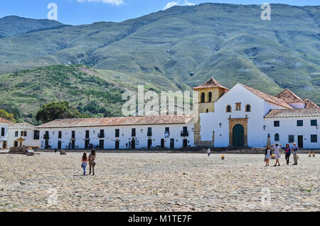 BOYACA, KOLUMBIEN - Januar 23, 2014: Die Kirche auf dem Hauptplatz von Villa de Leyva, Kolumbien. Stockfoto