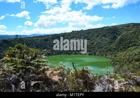 CUNDINAMARCA, KOLUMBIEN - Januar 24, 2014: Blick auf den See Guatavita im gleichnamigen Nationalpark. Stockfoto