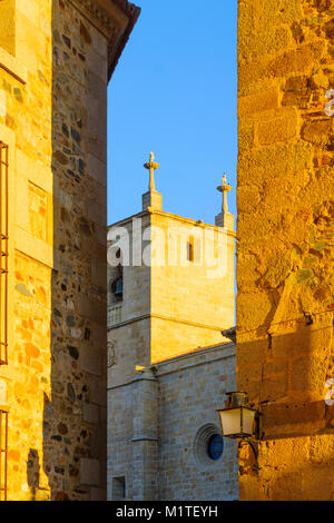 Alte Gebäude in der Altstadt von Caceres, Extremadura, Spanien Stockfoto