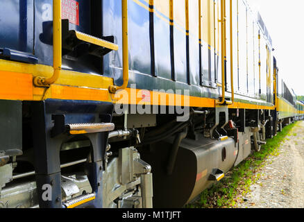 Talkeetna, Alaska, USA - 19. Mai 2017: Eine Alaska Railroad Zug warten auf eine Spur in der Nähe von Talkeetna Depot. Stockfoto