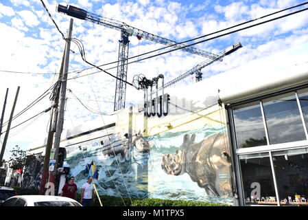 Die Wynwood Arts District in Miami, Florida ist eine Gemeinschaft von Kunstgalerien, Antiquitätenläden, Open-air-Straße - Installationen Stockfoto