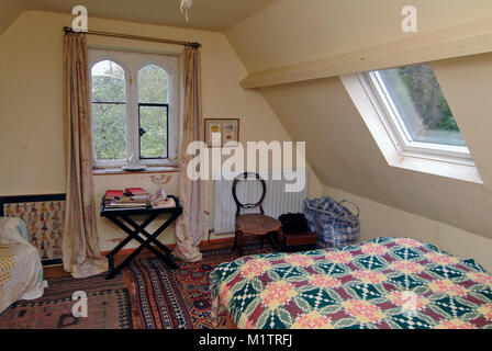 Cwm Hall, Clunton, Shropshire, wo der Schriftsteller Bruce Chatwin ein Häuschen (blaue Türen) gemietet und schrieb "Auf dem Schwarzen Berg' in der dachgauben Schlafzimmer Stockfoto