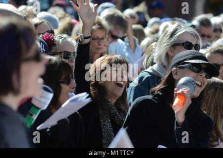 Singen am Boulder Stockfoto