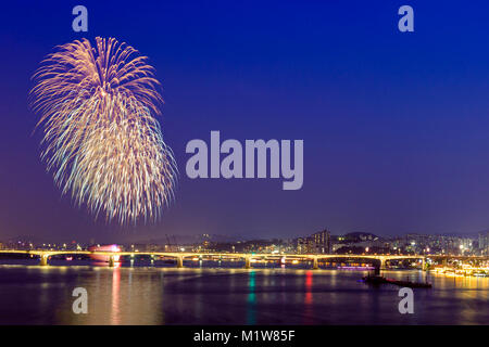 Seoul Feuerwerk Festival in 2017, eine prächtige Fireworks Extravaganza. 024 Stockfoto