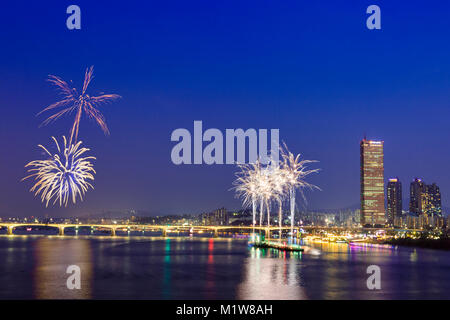 Seoul Feuerwerk Festival in 2017, eine prächtige Fireworks Extravaganza. 100 Stockfoto