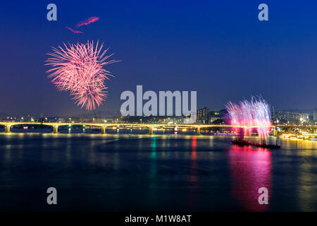 Seoul Feuerwerk Festival in 2017, eine prächtige Fireworks Extravaganza. 105 Stockfoto