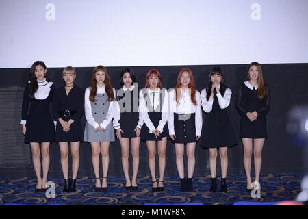 Seoul, Korea. 01 Feb, 2018. WekiMeki nehmen an der besonderen Premiere von Reality Show "WEKIMEKI MOHAE" in Seoul, Korea am 01. Februar 2018. (China und Korea Rechte) Credit: TopPhoto/Alamy leben Nachrichten Stockfoto