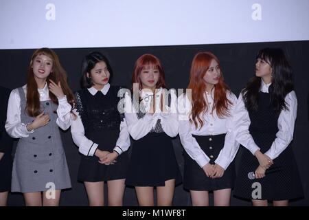 Seoul, Korea. 01 Feb, 2018. WekiMeki nehmen an der besonderen Premiere von Reality Show "WEKIMEKI MOHAE" in Seoul, Korea am 01. Februar 2018. (China und Korea Rechte) Credit: TopPhoto/Alamy leben Nachrichten Stockfoto