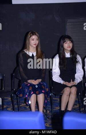 Seoul, Korea. 01 Feb, 2018. WekiMeki nehmen an der besonderen Premiere von Reality Show "WEKIMEKI MOHAE" in Seoul, Korea am 01. Februar 2018. (China und Korea Rechte) Credit: TopPhoto/Alamy leben Nachrichten Stockfoto