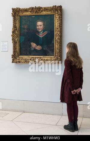 London, Großbritannien. 2 Feb, 2018. Stella Cartwright, 9 Jahre alt, ein Porträt von Millicent Fawcett, von Annie Swynnerton, auf Anzeige in der Tate Britain die Hundertjahrfeier des Rechts der Frauen, wie sie in der Darstellung des Menschen Handeln verkörperten zu markieren. Millicent Fawcett war eine führende Persönlichkeit der suffragist Bewegung, die sich für die Rechte von Frauen im Vereinigten Königreich zu stimmen, während Annie Swynnerton als eine der ersten Frauen gewählt, Mitglied der Königlichen Akademie der Künste Credit: Stephen Chung/Alamy Leben Nachrichten. Stockfoto