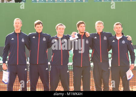 Marbella, Spanien - Februar 2, 2018. Großbritanniens Dominic Inglot, Jamie Murray, Liam Broady, Cameron Norrie, Kyle Edmund und Kapitän Leon Smith Tennis Davis Cup erste Runde Spanien vs Großbritannien - Club de Tenis Puente Romano, Marbella, Spanien - Februar 2, 2018 Spanien: Gtres Información más Comuniación auf Linie, S.L./Alamy leben Nachrichten Stockfoto