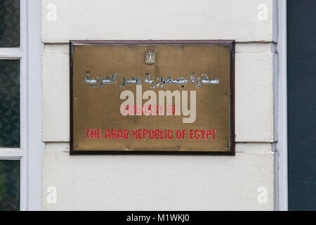 London, Großbritannien. 2. Februar, 2018. Eine Gedenktafel vor der Ägyptischen Botschaft in London. Credit: Mark Kerrison/Alamy leben Nachrichten Stockfoto