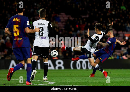 Camp Nou, Barcelona, Spanien. 01. Februar, 2018. Die halbfinale der La Copa de S.M. El Rey 17/18 auf das Match zwischen dem FC Barcelona und Valencia CF im Camp Nou, Barcelona, Spanien. Credit: G. Loinaz. Credit: G. Loinaz/Alamy leben Nachrichten Stockfoto