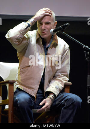 Athen, Griechenland. 1 Feb, 2018. Schauspieler Daniel Day-Lewis Gespräche während der Premiere von seinem neuen Film "Phantom Thread" in Athen, Griechenland, 01. Februar 2018. © Elias Verdi/Alamy leben Nachrichten Stockfoto