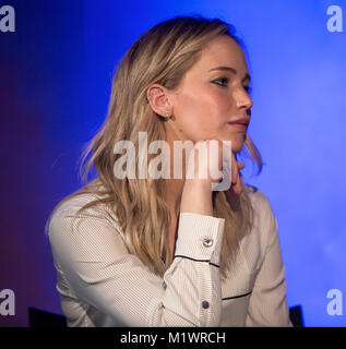 New Orleans, Louisiana, USA. 02 Feb, 2018. JENNIFER LAWRENCE nimmt Teil an der Unrig das System Gipfel an der Tulane University. 'Unrig' ist eine Sammlung von Vordenkern von Rechts und Links, die entschlossen sind, die amerikanische Politik zu beheben. Credit: Brian Cahn/ZUMA Draht/Alamy leben Nachrichten Stockfoto
