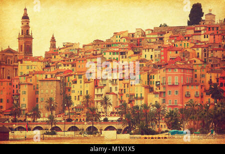 Bunte Häuser in der Altstadt von Menton, Frankreich. Hinzugefügt Papier Textur. Getonten Bild Stockfoto