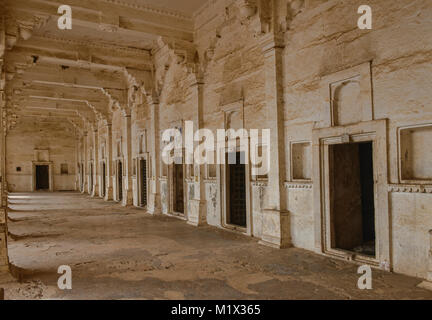 Innenraum der atmosphärischen Bundi Palace, Rajasthan, Indien ruiniert Stockfoto