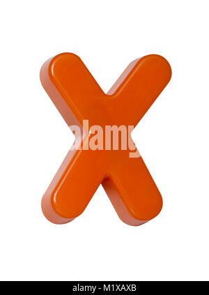 Ein ausgeschnittenes Schuß einer orange Kunststoff Buchstaben "X" Stockfoto