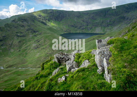 Blea Wasser Tarn von rauhen Felsen, Haweswater, Cumbria, England Stockfoto