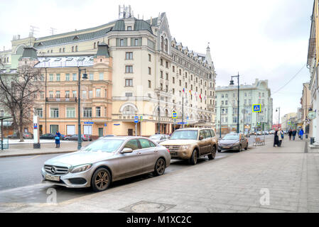 Moskau, Russland - Januar 13.2018: Petrovka Street im historischen Zentrum der Stadt Stockfoto