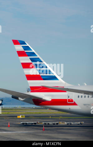 American Airlines Boeing 787 Dreamliner am Flughafen von Auckland, Neuseeland Stockfoto