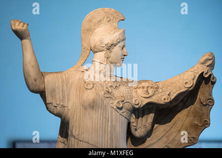 Neapel. Italien. Römische Statue von Athena Promachos. Museo Archeologico Nazionale di Napoli. Nationales Archäologisches Museum von Neapel. Inv. 6007 Athena Stockfoto