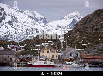 Das schöne Fischerdorf Sund in Flakstadøya auf den Lofoten norwegen Stockfoto