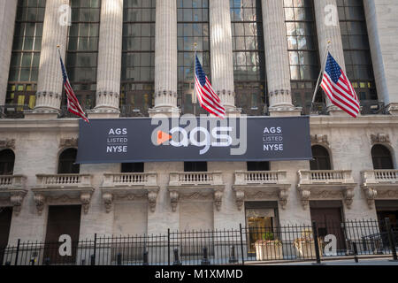 Der New York Stock Exchange ist für den ersten Tag des Handels der Börsengang für PlayAGS am Freitag, 26. Januar 2018 eingerichtet. PlayAGS konzipiert und liefert elektronische Spielautomaten und andere Spiele Dienstleistungen und Lieferungen an die spielende Industrie. (© Richard B. Levine) Stockfoto