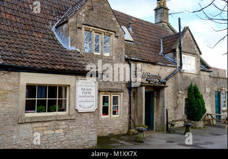 Colerne ist ein kleines Dorf in wiltshire England, UK Fox and Hounds Pub Stockfoto