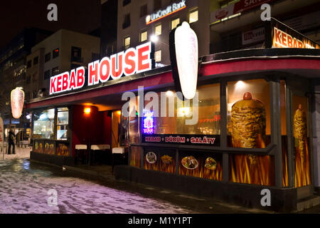 Kebab stand am Abend in der Tschechischen Republik Stockfoto