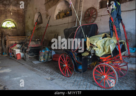 Rom. Italien. Pferde Ställe in Campo Boario. Stockfoto