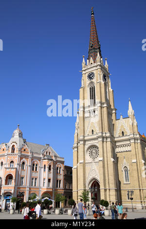 NOVI SAD, Serbien - April 03: Blick auf die katholische Kathedrale von Liberty Square in Novi Sad, die in dieser Stadt hält die Summer Music Festival verlassen. Foto Stockfoto