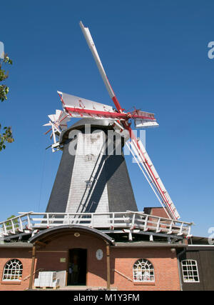 Historische Windmühle in Bardowick, Niedersachsen, Deutschland. Stockfoto