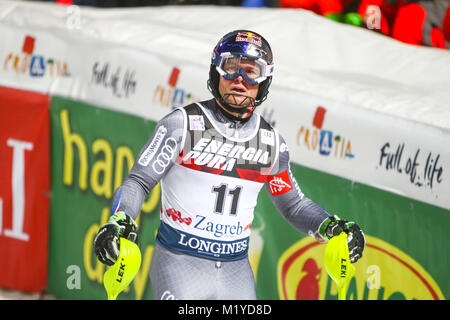 ZAGREB, KROATIEN - 4. JANUAR 2018: pinturault Alexis von Fra konkurriert während des Audi FIS Alpine Ski World Cup Mens Slalom, Snow Queen Trophy 2018 in Stockfoto