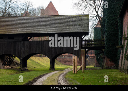 Mittelalterliche Burg in der Stadt Malbork, Polen. Eine alte Festung aus dem Mittelalter. Herbst, Winter. Stockfoto