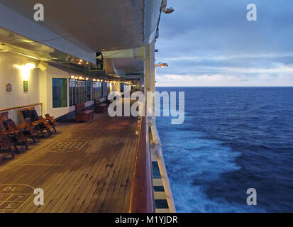 Blick auf das Meer von Princess Kreuzfahrtschiff Stockfoto