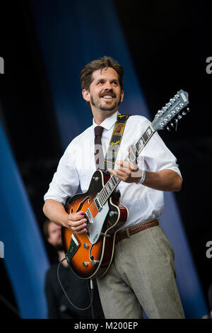 Der norwegische Sänger, Songwriter und Musiker Thomas Dybdahl ein Live Konzert in der norwegischen Musik Festival Bergenfest 2014 führt. Norwegen, 06.11.2014. Stockfoto