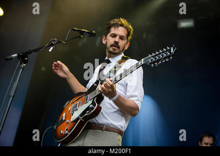 Der norwegische Sänger, Songwriter und Musiker Thomas Dybdahl ein Live Konzert in der norwegischen Musik Festival Bergenfest 2014 führt. Norwegen, 06.11.2014. Stockfoto