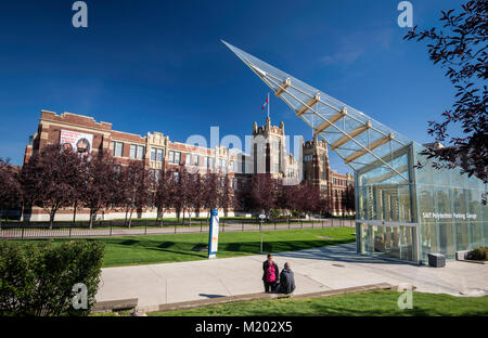 Eingang zum Jubiläum LRT Station, Licht Rapid Transit, Light Rail Station in der Nähe von Historic Heritage Hall, SAIT Polytechnic, Calgary, Alberta, Kanada Stockfoto